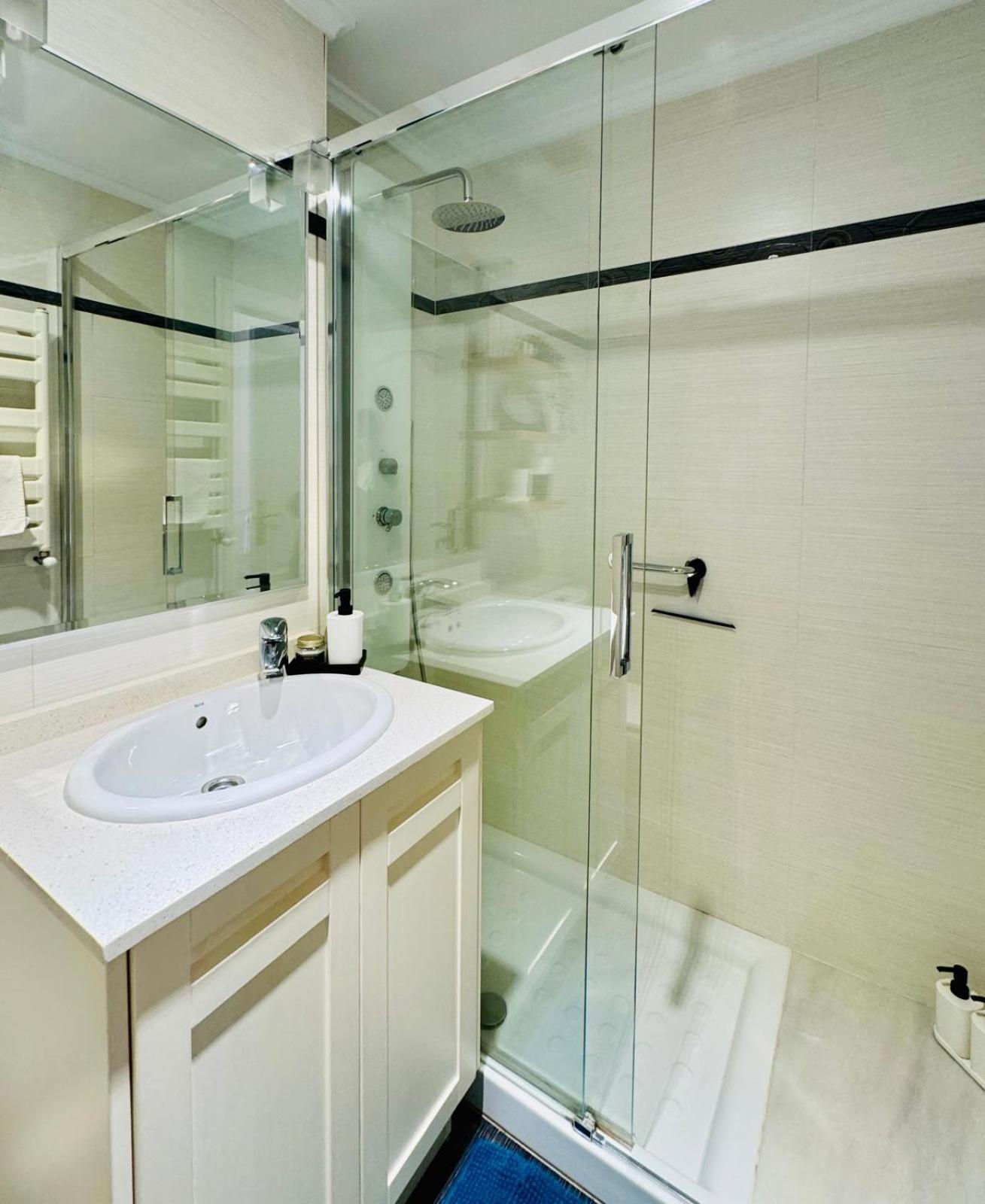 Apartamento "Balcon Del Parchis" A 200 Metros De La Playa 기욘 외부 사진